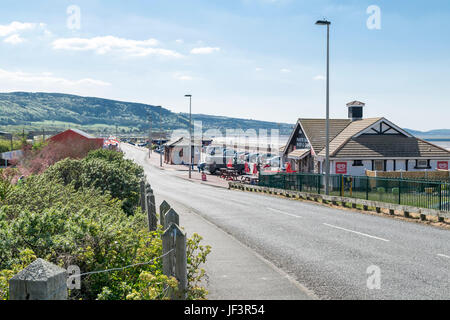 Pensarn promenade vicino Abergele e Pensarn stazione ferroviaria Foto Stock