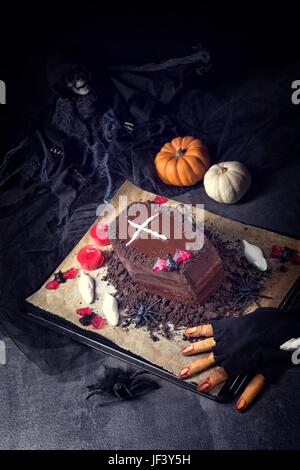 Halloween dito di biscotti e torte bara Foto Stock