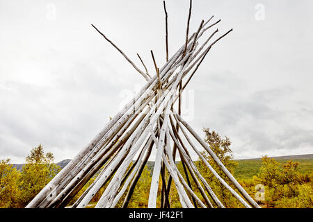 Teepee a forma di struttura di registro Foto Stock