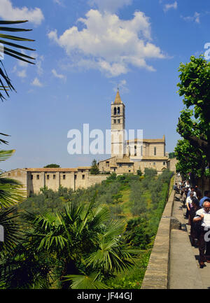 Basilica di Santa Chiara (Basilica di Santa Chiara), Assisi, Perugia, Italia Foto Stock