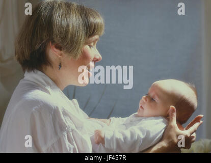 Caucasian madre con bambino di 6 mesi Foto Stock