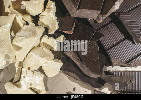 Pezzi di burro di cacao e di cioccolato Foto Stock