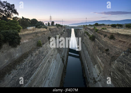 Canale per il passaggio di navi di Corinto Foto Stock