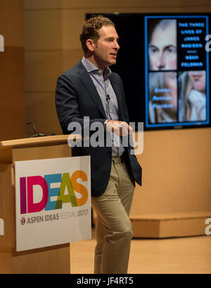 Aspen, Colorado, Stati Uniti d'America. Il 26 giugno, 2017. Scuola di Diritto di Harvard Professor NOAH FELDMAN parla all'Aspen idee Festival. Credito: Brian Cahn/ZUMA filo/Alamy Live News Foto Stock