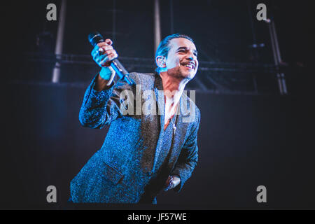 Bologna, Italia. Il 29 giugno, 2017. Giugno 29, 2017: Depeche Mode performing live al Renato dall'Ara Stadium di Bologna per la loro ultima italiano "Spirito globale' Summer Tour 2017 concerto. Credito: Alessandro Bosio/Alamy Live News Foto Stock