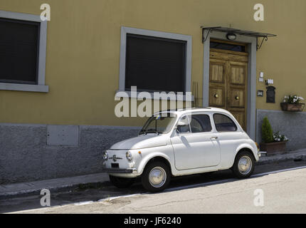 Bianco vintage piccola Fiat Abarth Foto Stock