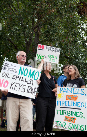 03 settembre 2011: gli ambientalisti che protestavano Keystone XL pipeline (tar sands, protesta ambientale) - Washington DC, Stati Uniti d'America Foto Stock