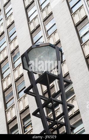 Diamante a forma di Strada luce tralicci, quartiere dei diamanti, Fifth Avenue, New York Foto Stock