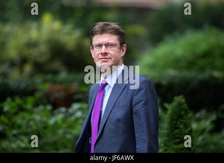 Greg Clark MP, Segretario di Stato per gli affari di energia e di strategia industriale, arriva al 10 di Downing Street per una riunione del gabinetto Foto Stock