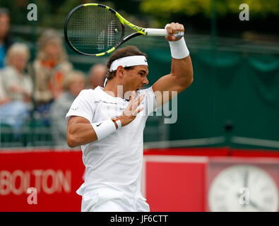 La Spagna di Rafael Nadal durante una mostra match di tennis a Londra Giugno 2017 Foto Stock