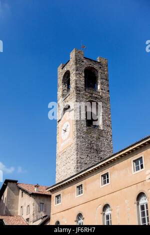 BERGAMO, LOMBARDIA/Italia - 26 giugno : vista di Piazza Vecchia a Bergamo il 26 giugno 2017 Foto Stock