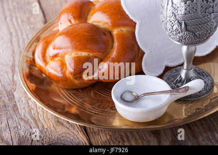 Vino, challah per il Sabato Ebraico Foto Stock