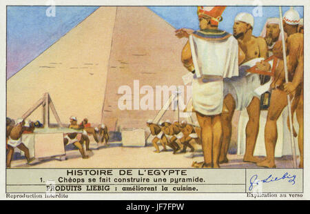 Cheope / Kheops/ re Khufu costruisce una piramide . Iv dinastia faraone egiziano (storia dell'Egitto - ) Foto Stock