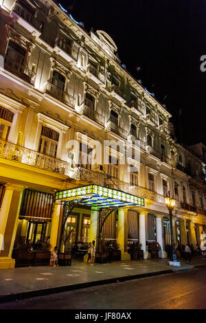 L'hotel Inglaterra è uno dei punti di riferimento lungo il Paseo de MARTI (PRADO) - Havana, Cuba Foto Stock