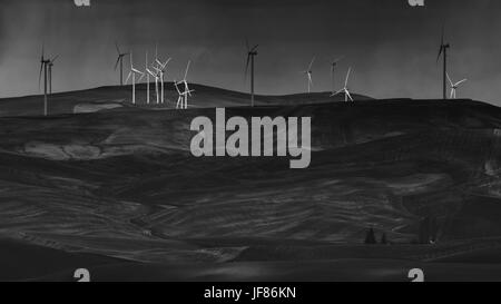 Le turbine eoliche su terreni agricoli della Palouse in Eastern Washington. Foto Stock