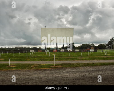 Alessandria Bay, New York, Stati Uniti d'America. Giugno 27, 2017. Il Bay Drive-in , un drive-in movie theater si trova nella baia di Alessandria, New York sui mille isole Foto Stock