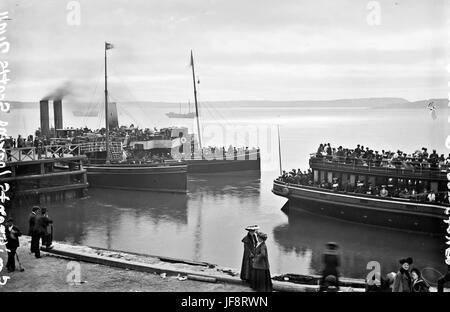 Emigranti lasciando Scotts Quay, Queenstown 31593623155 o Foto Stock