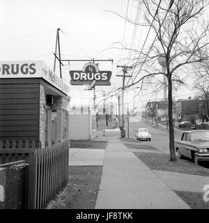 Una vista vintage del 3551-3559 di Robie Street, Halifax, che mostra l'architettura storica e il paesaggio urbano della nuova Scozia. Foto Stock