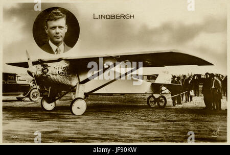 Charles Lindbergh (4 febbraio 1902 - 26 agosto 1974), American aviatore, e il suo unico scopo del motore-costruito Ryan monoplan, lo spirito di San Luigi, in cui egli ha effettuato per la prima volta solo volo transatlantico Foto Stock