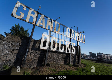 Il vecchio segno del Grand canal dock nella città di Dublino, Irlanda Foto Stock