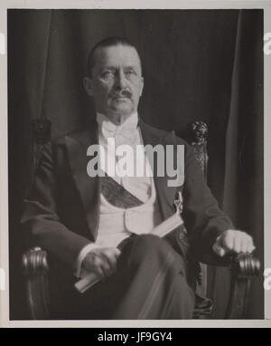 Foto ritratto di Carl Gustaf Emil Mannerheim, seduto 33406233394 o Foto Stock