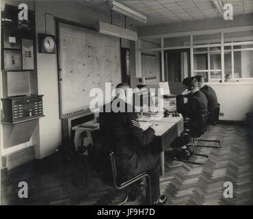 Il sergente Collins e il suo staff nello scafo della polizia della città di 31980135951 o Foto Stock