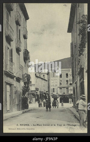 Nyons - La place Carnot et la Tour de l'Horloge 34184149200 o Foto Stock