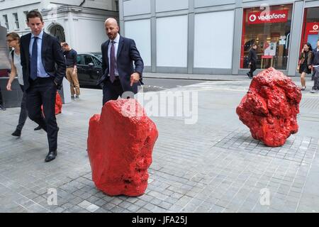 Londra, Regno Unito. Il 29 giugno, 2017. "Untitled x3' Bosco Sodi da 2012-15. La scultura nella città di Londra torna per il settimo anno per il miglio quadrato con opere contemporanee da artisti di fama internazionale. Le opere d'arte sono sul display dal 27 giugno 2017 Credit: Claire Doherty/Pacific Press/Alamy Live News Foto Stock