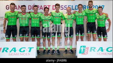 Duesseldorf, Germania. Il 29 giugno, 2017. La Cannondale Team Drapac a Duesseldorf in Germania, 29 giugno 2017. Foto: Daniel Karmann/dpa/Alamy Live News Foto Stock