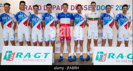 Duesseldorf, Germania. Il 29 giugno, 2017. Il team FDJ a Duesseldorf in Germania, 29 giugno 2017. Foto: Daniel Karmann/dpa/Alamy Live News Foto Stock