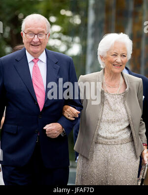 Waterloo, Belgio. Il 29 giugno, 2017. Il Re Alberto e la Regina Paola del Belgio frequentare l'ottantesimo compleanno della Regina Paola a Waterloo, Belgio, 29 giugno 2017. Foto: Patrick van Katwijk, point de vue fuori - nessun filo SERVICE - foto: Patrick van Katwijk/Olandese Photo Press/dpa/Alamy Live News Foto Stock