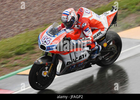 Hohenstein-ernstthal, Germania. Il 30 giugno, 2017. Andrea Dovizioso di Italia e il Team Ducati in azione durante il MotoGp di Germania - Libere al Sachsenring circuito su Giugno 30, 2017 in Hohenstein-ernstthal, Germania. Credito: marco iorio/Alamy Live News Foto Stock