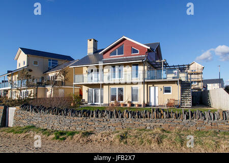 Un grande per cinque o noleggiato casa di famiglia in un esclusivo sviluppo. Foto Stock
