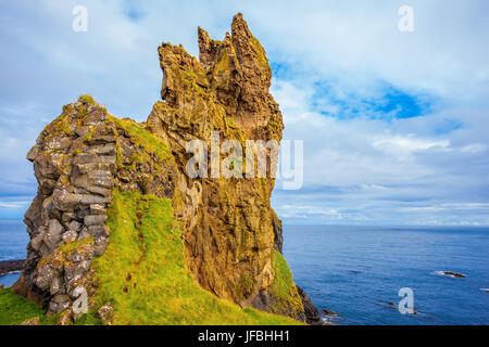 Le rocce coperte di muschio Foto Stock