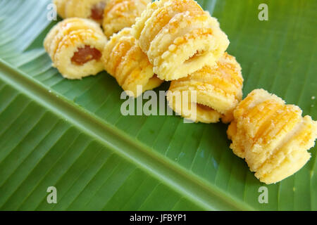 Biscotti tradizionali per Eid celebrazione. Immagine di sfocatura Foto Stock