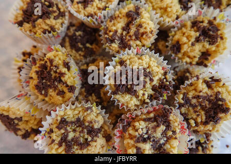 Biscotti tradizionali per Eid celebrazione. Immagine di sfocatura Foto Stock