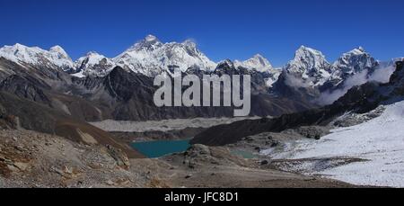 Splendida vista dal Renjo La mountain pass Foto Stock