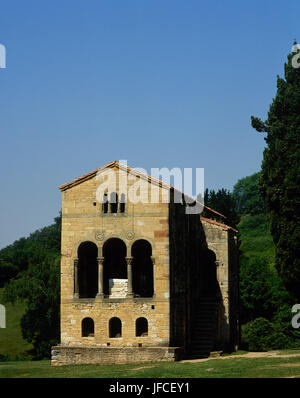 Chiesa di Santa Maria a Monte Naranco. Asturiano pre-romanica. Costruito da ordinato Ramiro I delle Asturie. Ix secolo. Oviedo, Asturias, Spagna. Esterno. Foto Stock