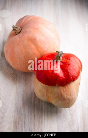 Zucche sul tavolo Foto Stock