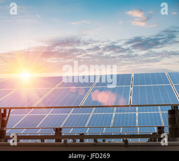 Energia solare impianto di alimentazione Foto Stock
