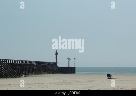 Spiaggia vuota a Littlehampton Foto Stock