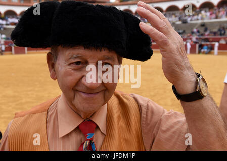 Soria, Spagna. Il 30 giugno, 2017. Un reveler nella foto durante una corrida a 'La Chata' Bullring in Soria, nel nord della Spagna. Credito: Jorge Sanz/Pacific Press/Alamy Live News Foto Stock