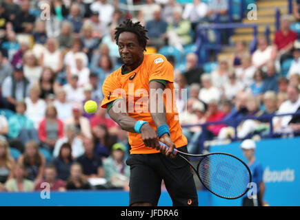 La Francia di Gael Monfils durante la sua partita contro la Francia Richard Gasquet durante il giorno 8 dell'AEGON International in Devonshire Park, Eastbourne. Foto Stock