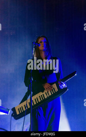 GoldFrapp riprodurre il John Peel stage al Glastonbury Festival of Contemporary Performing Arts 2017 Foto Stock