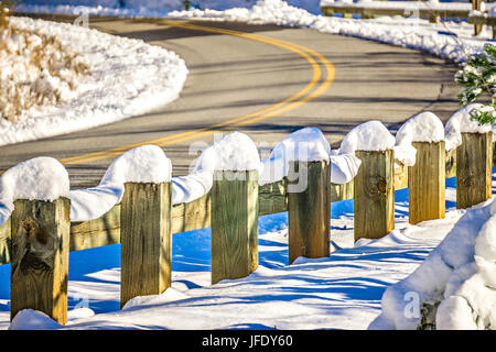 Winter Park road dopo la tempesta di neve Foto Stock