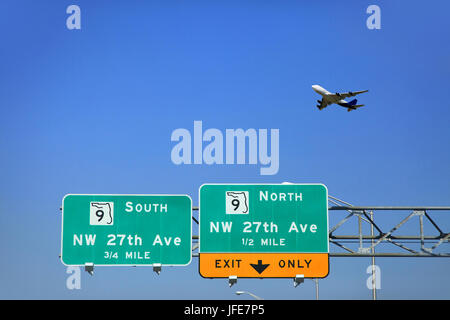 Indicazioni sulla strada a Miami Foto Stock