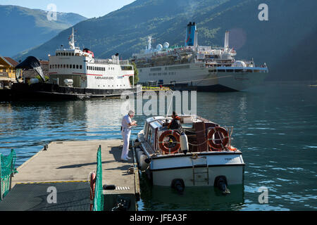 Flam villaggio in Flåmsdalen, all'estremità interna del Aurlandsfjorden Foto Stock