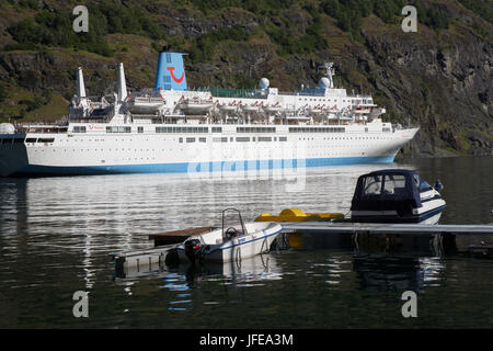 Flam villaggio in Flåmsdalen, all'estremità interna del Aurlandsfjorden Foto Stock