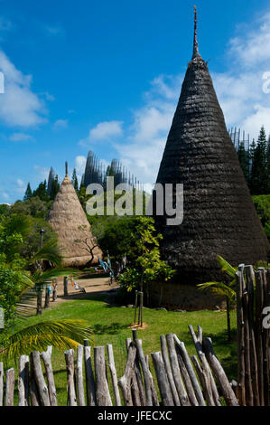 Tjibaou centro culturale a Noumea capitale della Nuova Caledonia, Melanesia, Sud Pacifico Foto Stock