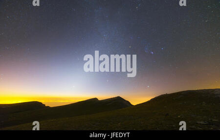 Orion salendo sul Monte Olimpo Foto Stock